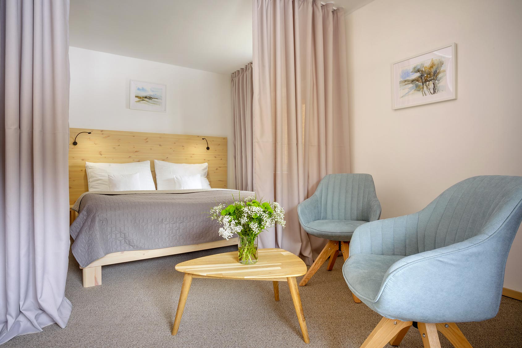 Bellevue Ski & Spa Hotel Harrachov DVOULŮŽKOVÝ SUPERIOR S BALKONEM A ROZKLÁDACÍ POHOVKOU